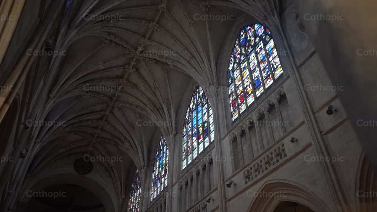 Basilica de Alencon - Banco de vídeos católicos - Fotografía por Lupe Belmonte