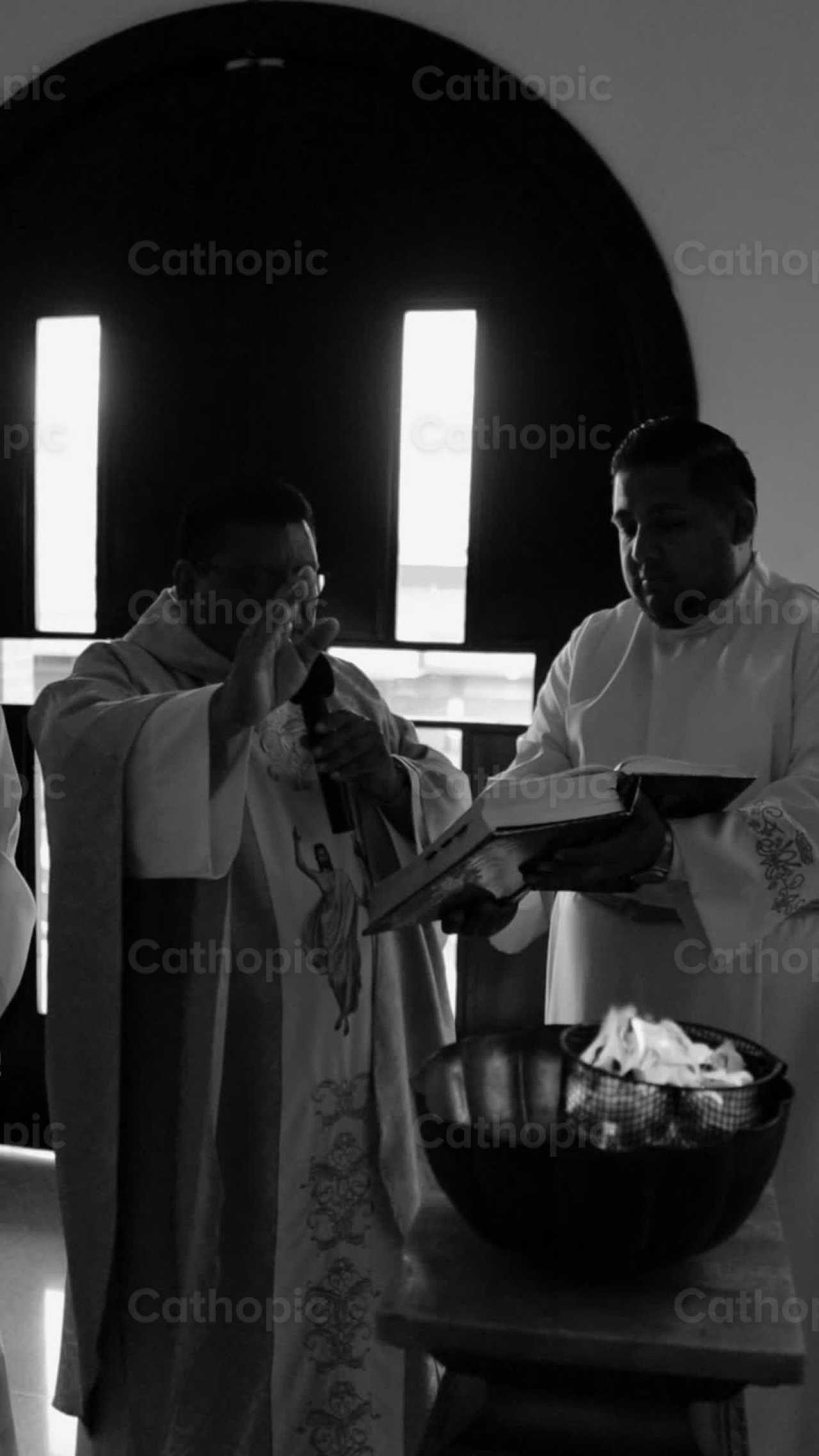 Bendicion del Cirio Pascual - Banco de vídeos católicos