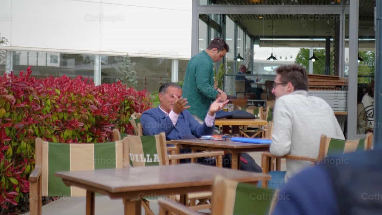Tempo Pai Filho, Ângulo 2 - Vídeos católicos de stock - Foto de Cathopic