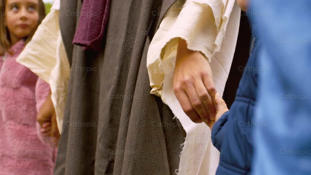 Jézussal kézen fogva - Katolikus stock videók - Fotó: Almures Studio
