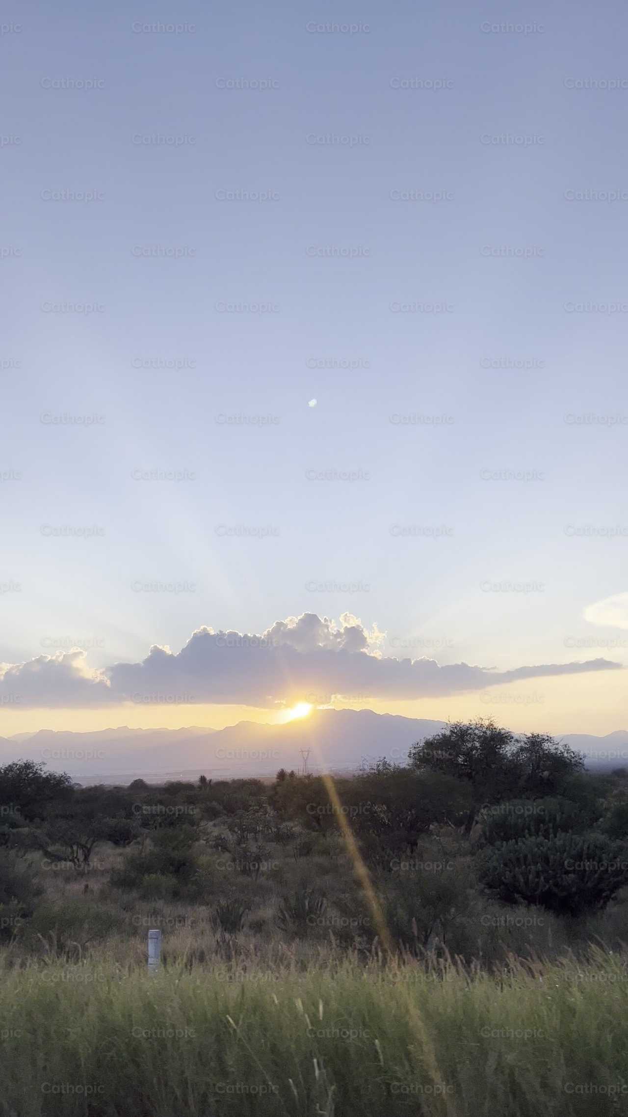 Sol y atardecer - Banco de vídeos católicos - Fotografía por Frames Cristianos
