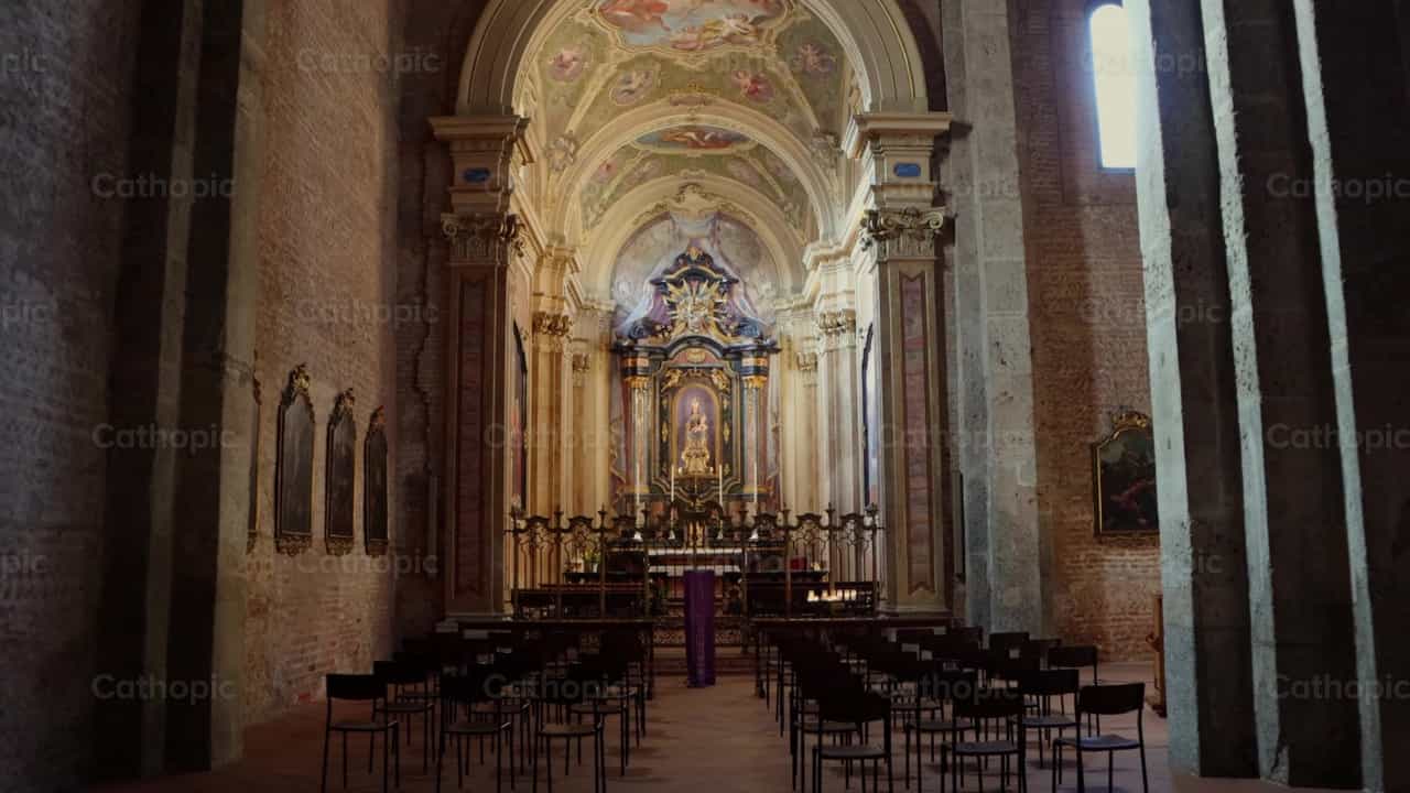 Capilla - Banco de vídeos católicos - Fotografía por Frames Cristianos