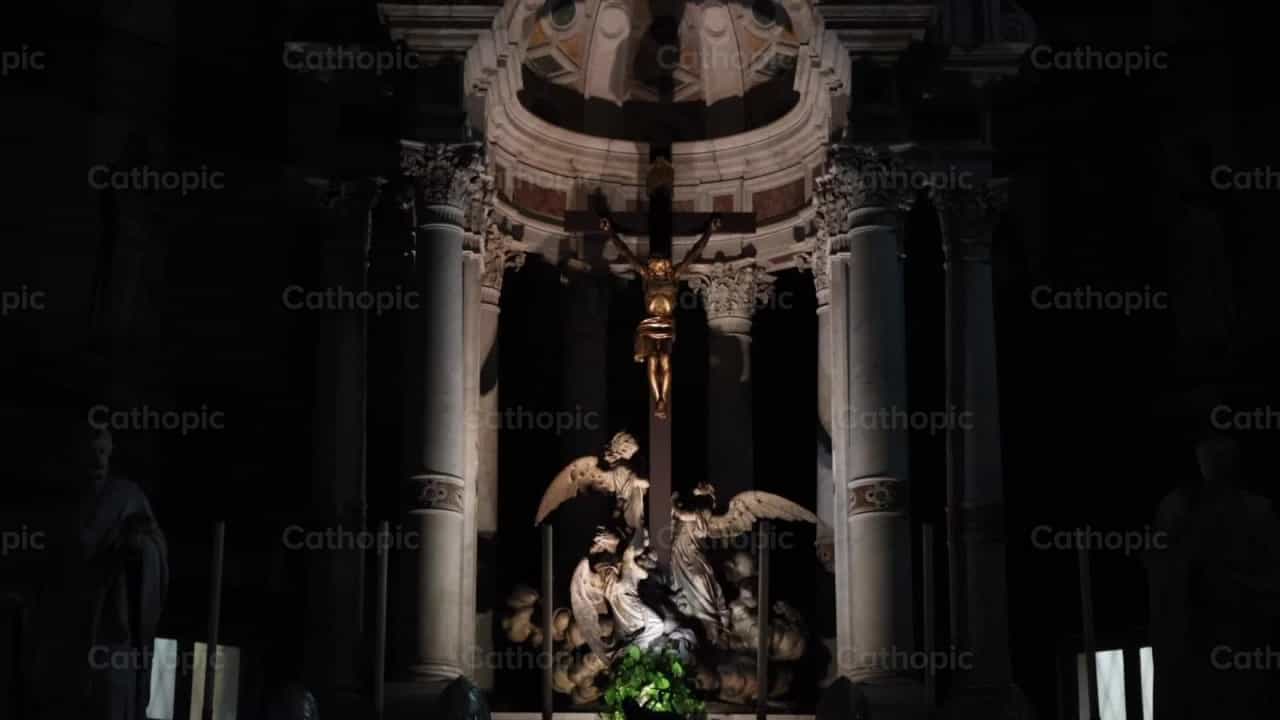 Cristo vivo - Banco de vídeos católicos - Fotografía por Saul Ibarra