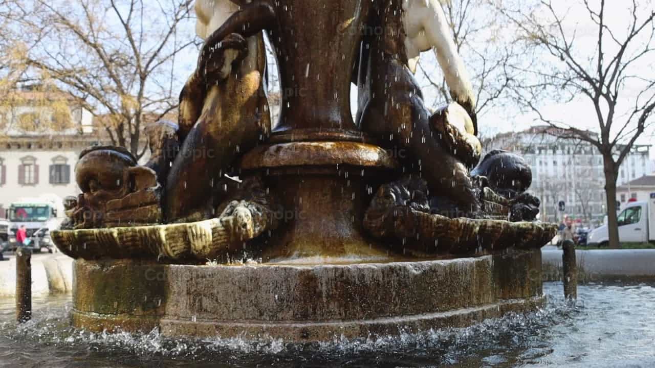 Fuente de Agua - Banco de vídeos católicos - Fotografía por Saul Ibarra
