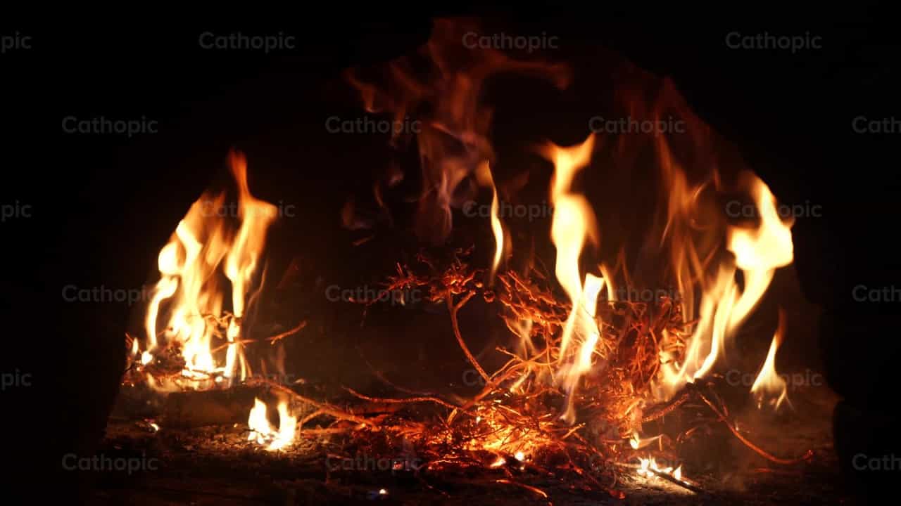 Fogo - Vídeos católicos de stock - Foto de Lupe Belmonte