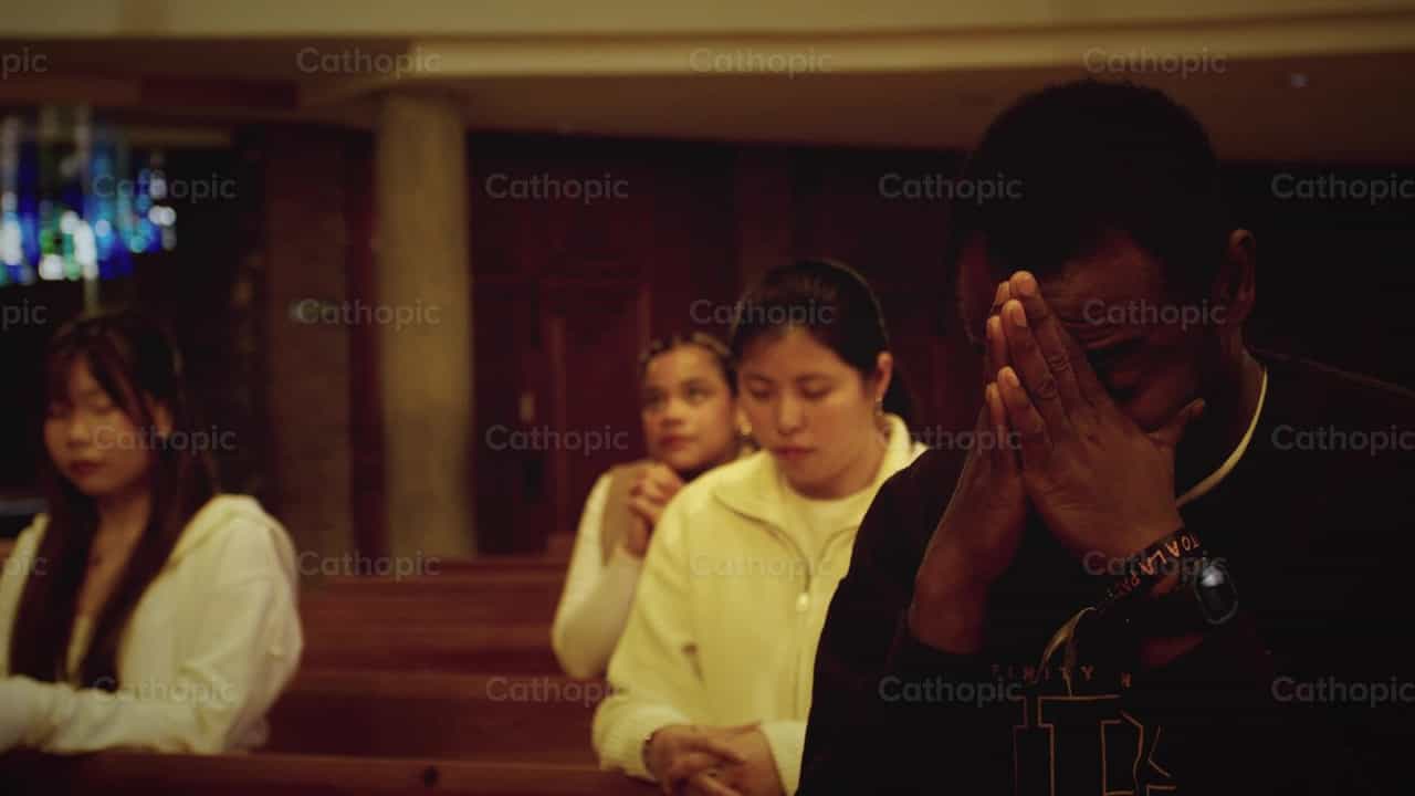 Multicultural youth prayer - Catholic stock videos - Photo by Almures Studio