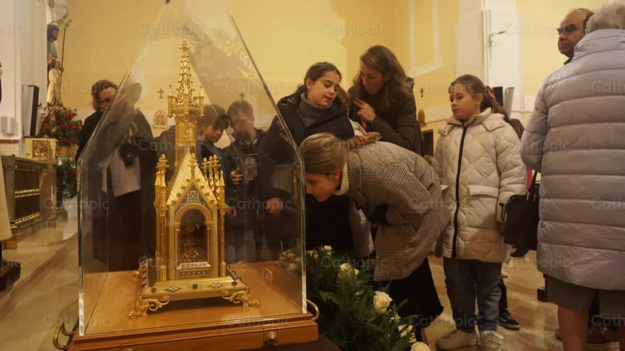 Reliquie der hl. Thérèse von Lisieux - Katholische Stock-Videos