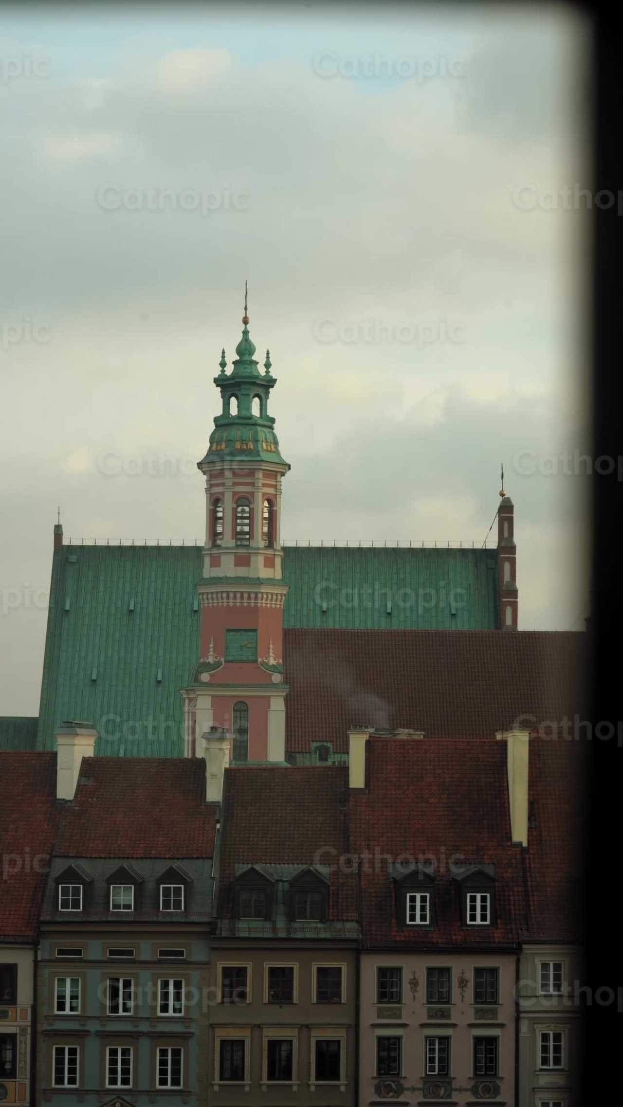Warsaw - Catholic stock videos - Photo by Lupe Belmonte