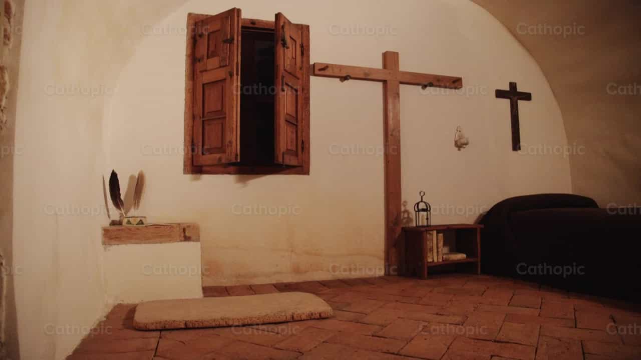 Celda de Santa Teresa de Ávila - Banco de vídeos católicos - Fotografía por Catholic Stuff