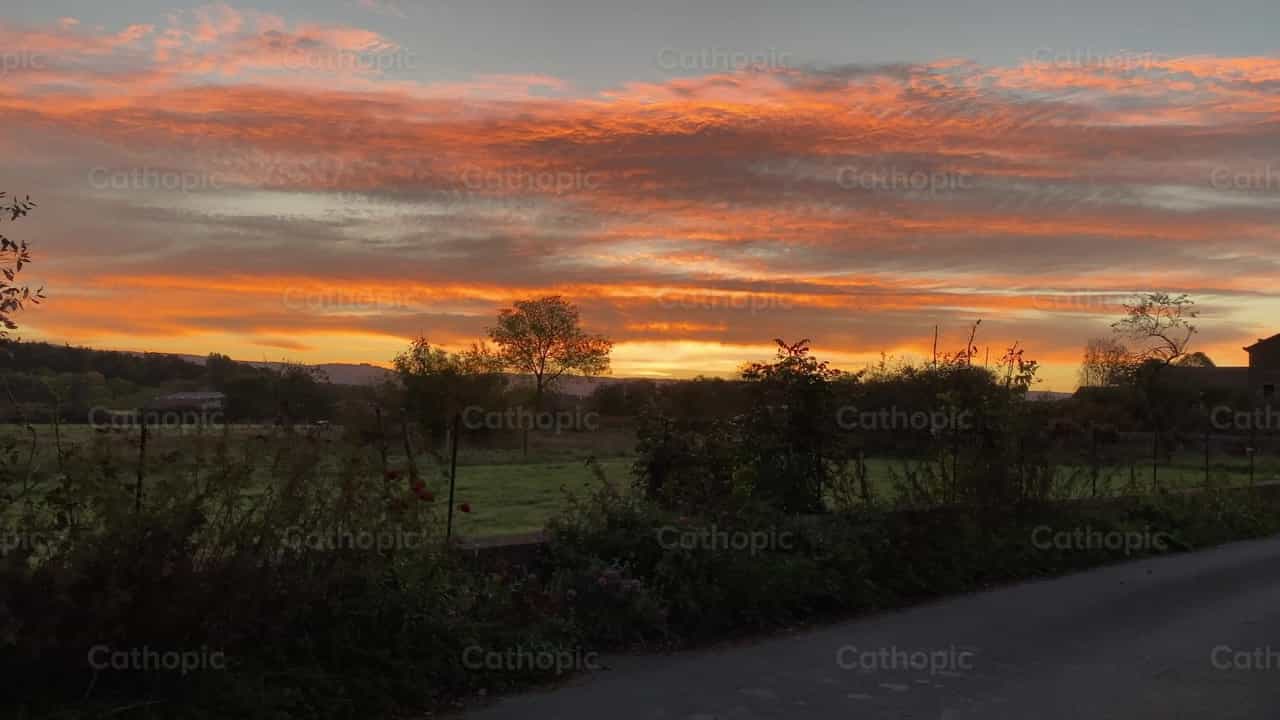 Beautiful sunrise - Catholic stock videos - Photo by Saul Ibarra