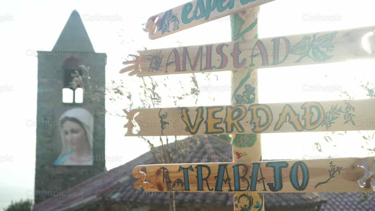 Cartel - Banco de vídeos católicos - Fotografía por Lupe Belmonte