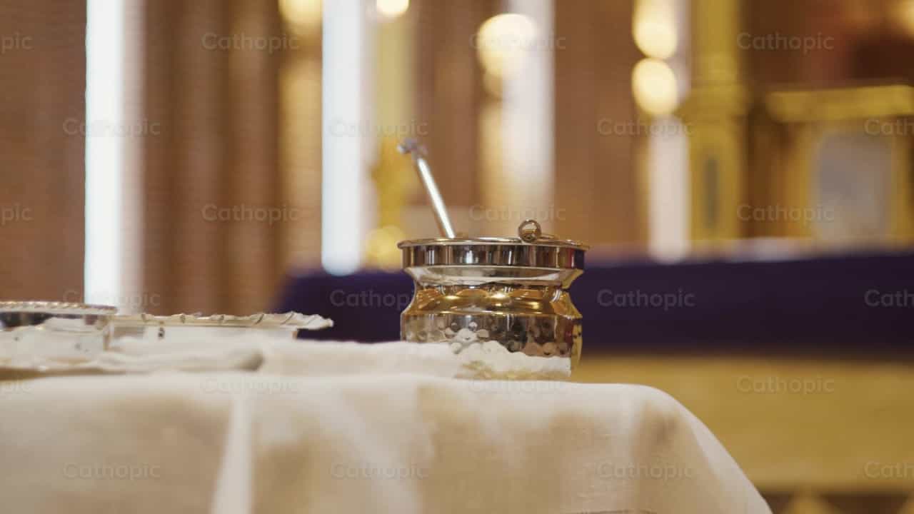 Ash and water pot - Catholic stock videos - Photo by Cathopic