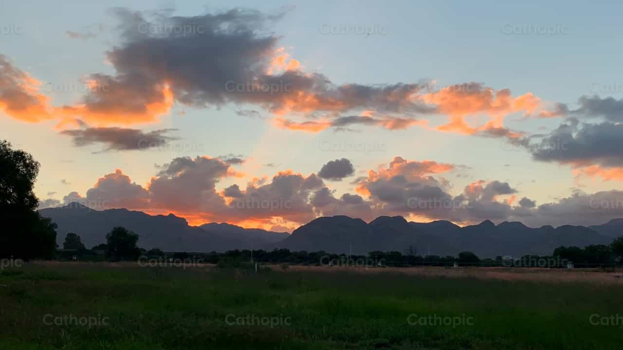 Sonnenuntergang - Katholische Stock-Videos - Foto von Saul Ibarra