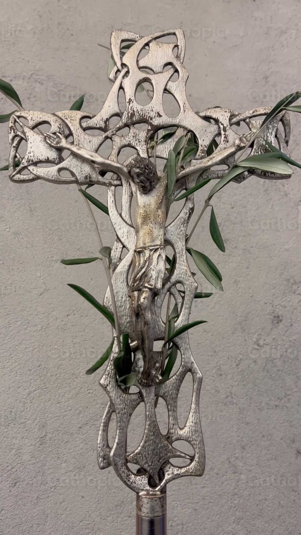 Metal cross - Catholic stock videos - Photo by Frames Cristianos