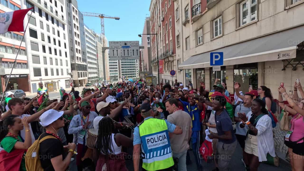 Young people dancing and singing at WYD 2023 - Catholic stock videos - Photo by Saul Ibarra