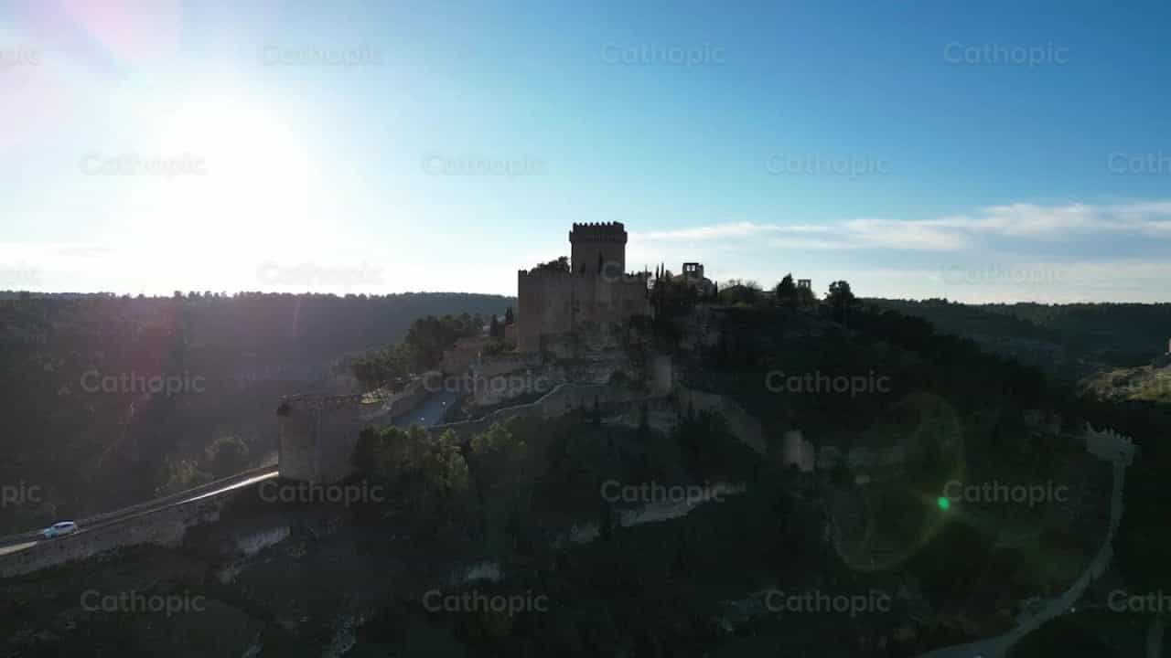 Castle in the mountains - Catholic stock videos - Photo by Iván W. Jaques