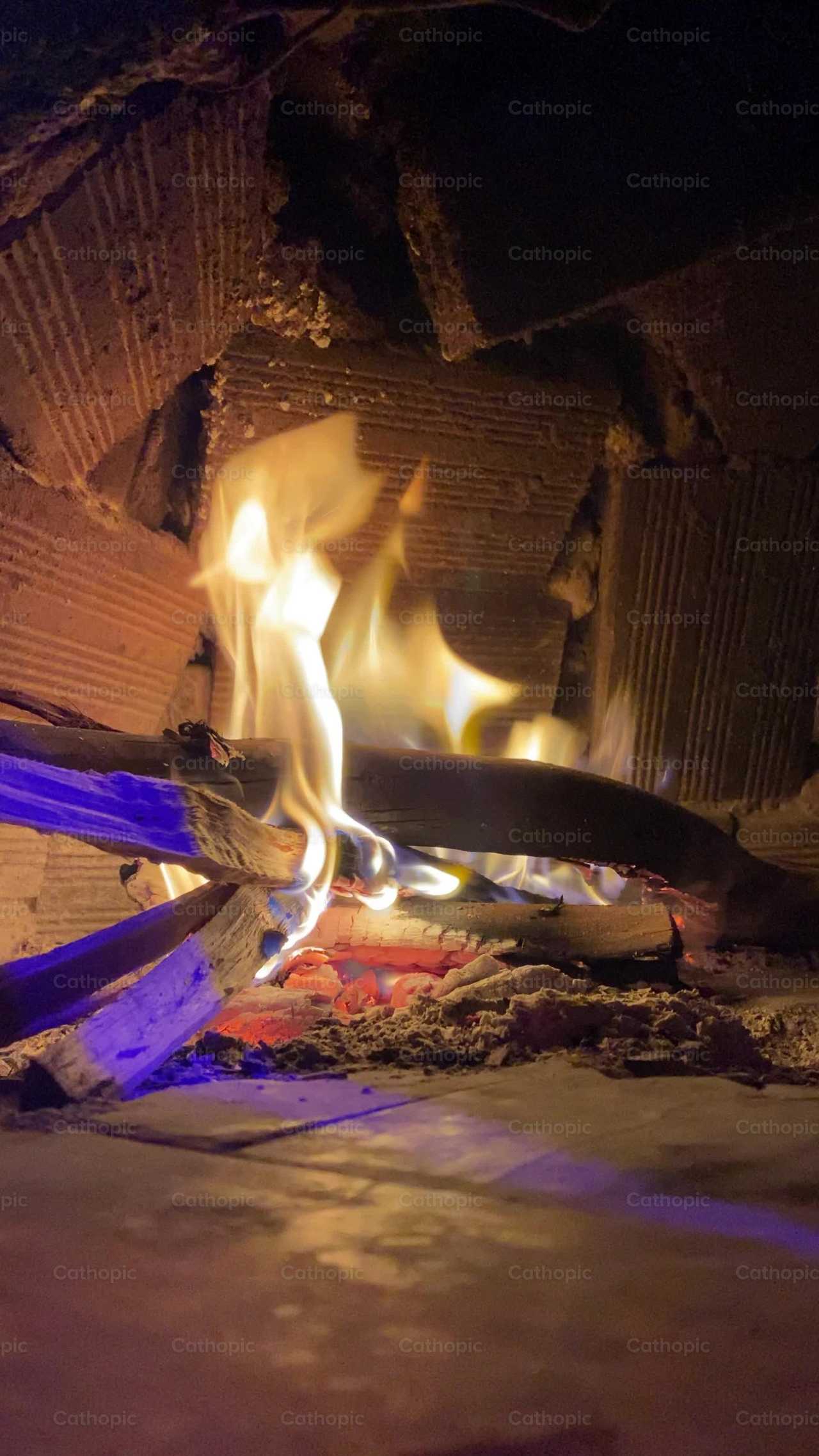 Fuego ardiente - Banco de vídeos católicos