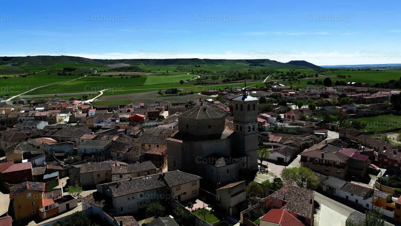 Pueblo Valoria la Buena - Banco de vídeos católicos - Fotografía por Santiago de la Hoz