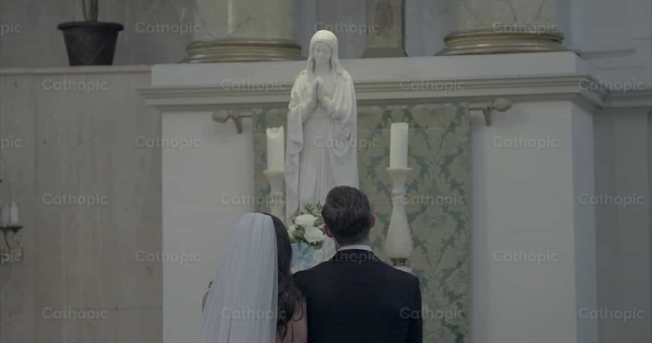 Oracion de boda ante Maria - Banco de vídeos católicos