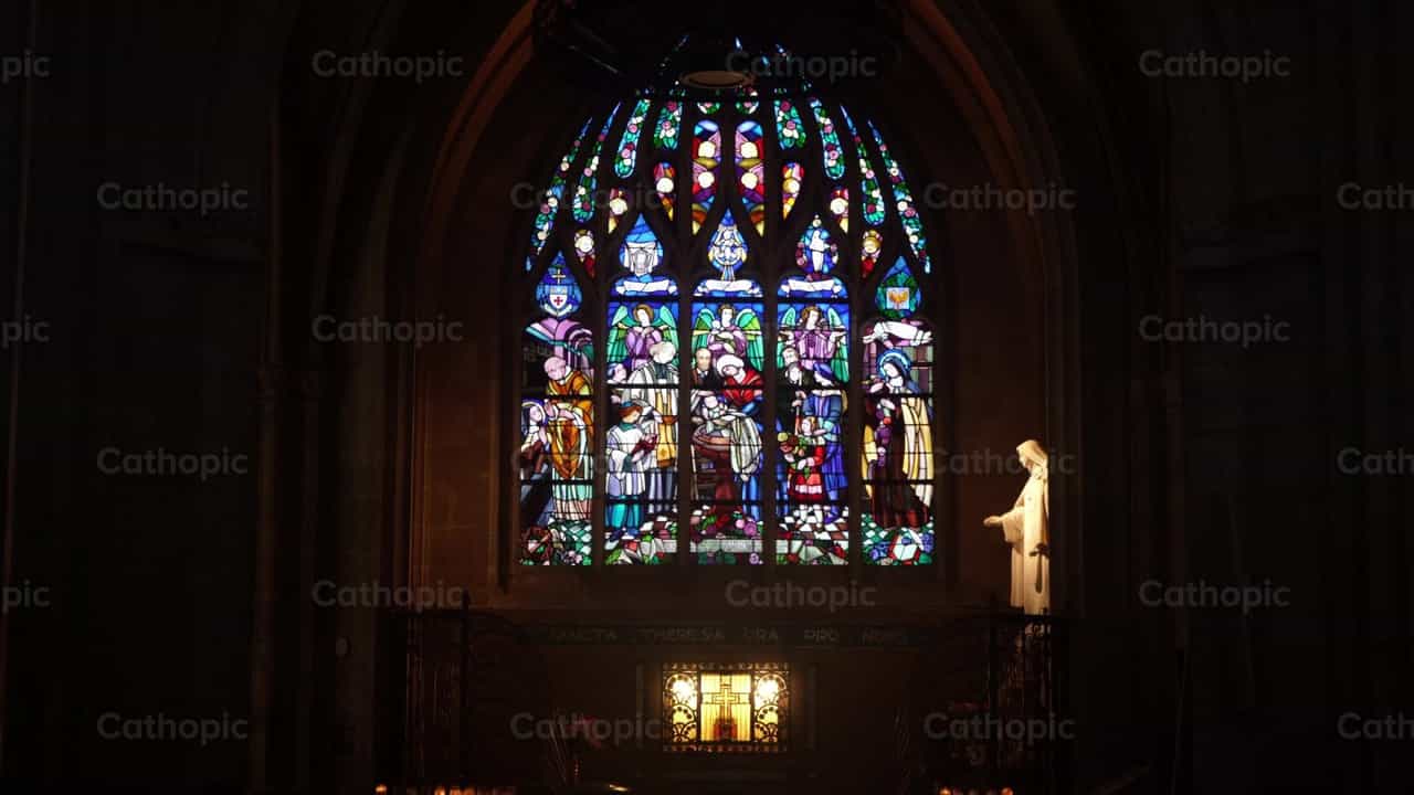 Mosaico bautizo de Santa Teresita - Banco de vídeos católicos - Fotografía por Lupe Belmonte