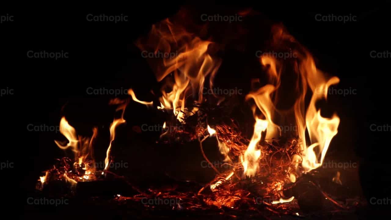 Fogo - Vídeos católicos de stock