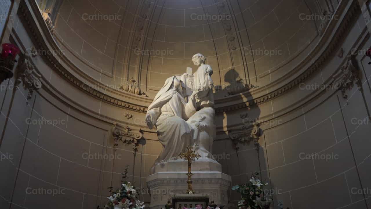 Lugar de nacimiento de Santa Teresa de Jesús - Banco de vídeos católicos - Fotografía por Lupe Belmonte