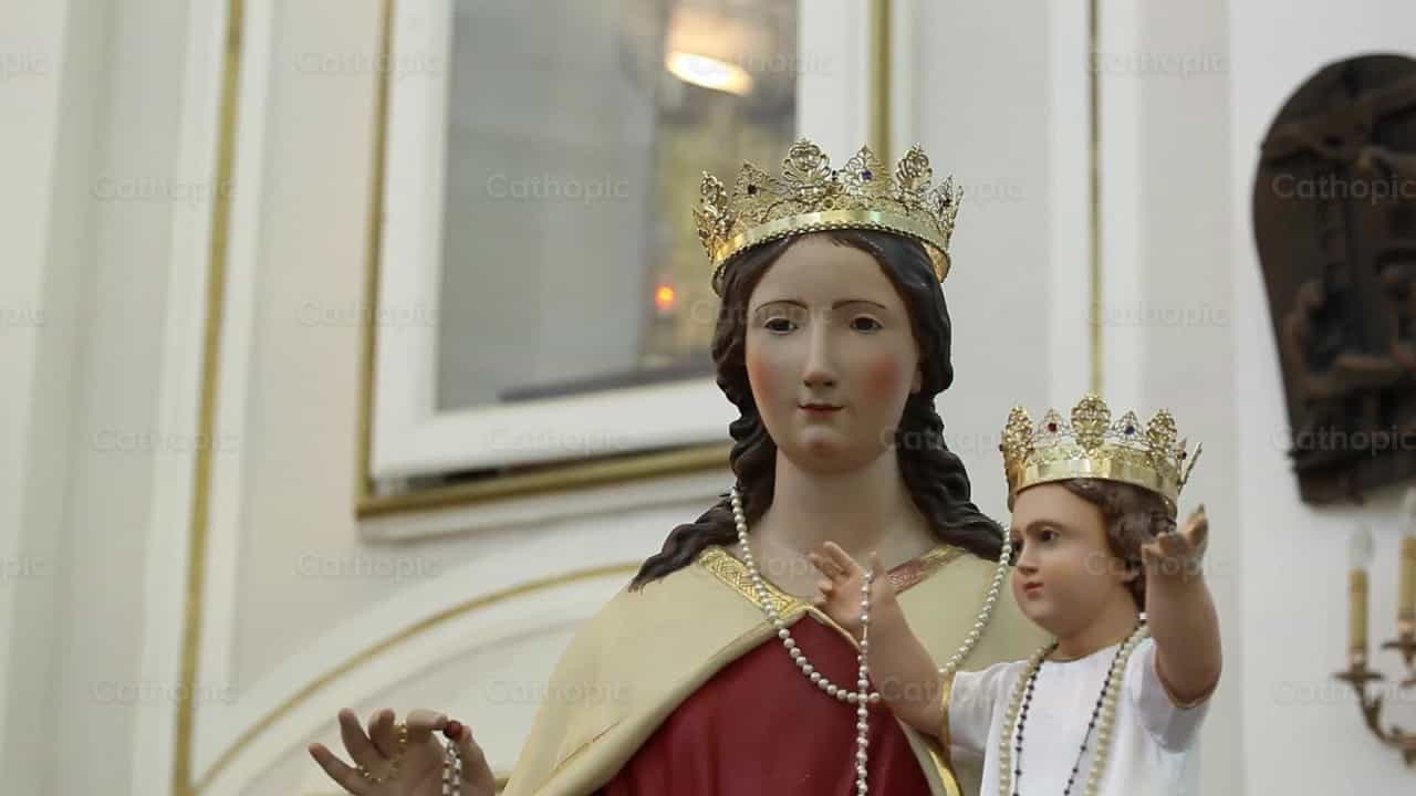 Statue of the Virgin Mary and Jesus - Catholic stock videos - Photo by Antonio Gravante
