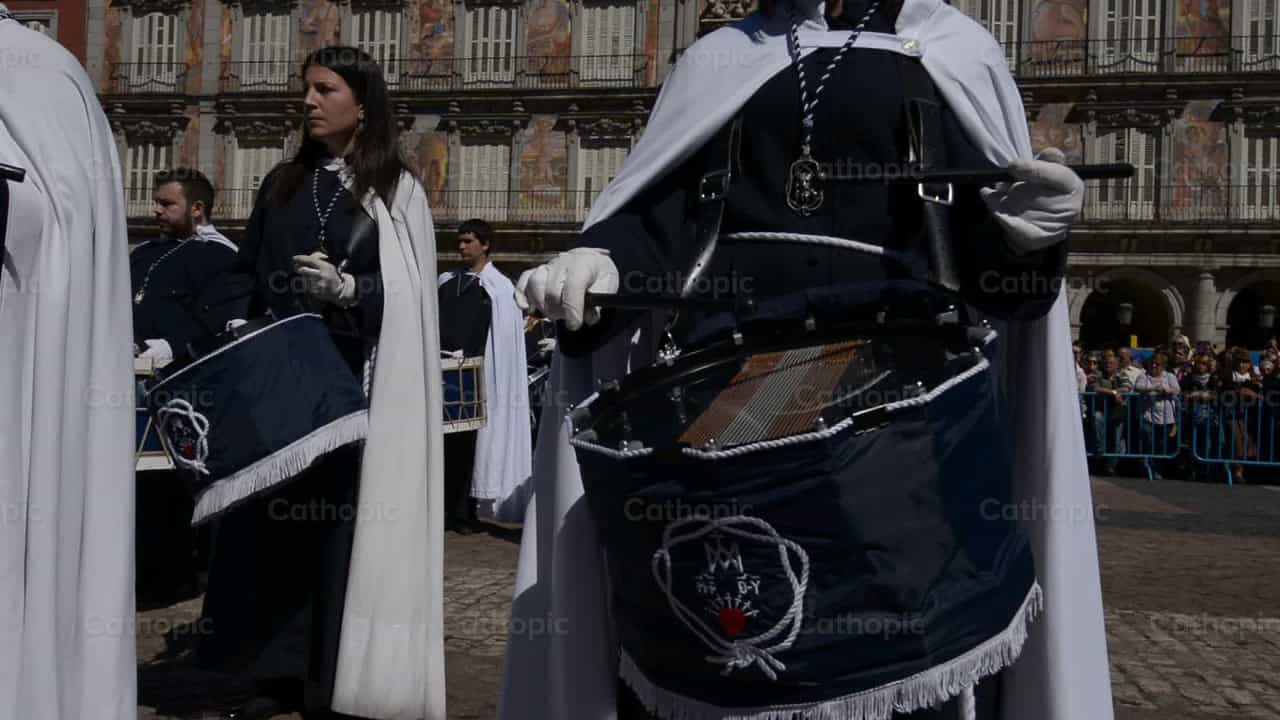 Tamborada Domingo de Resurección - Banco de vídeos católicos - Fotografía por Álvaro García