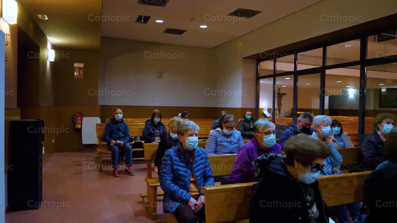 Catecismos Lecciones de un sacerdote, Cuarta entrega - Banco de vídeos católicos - Fotografía por Cathopic