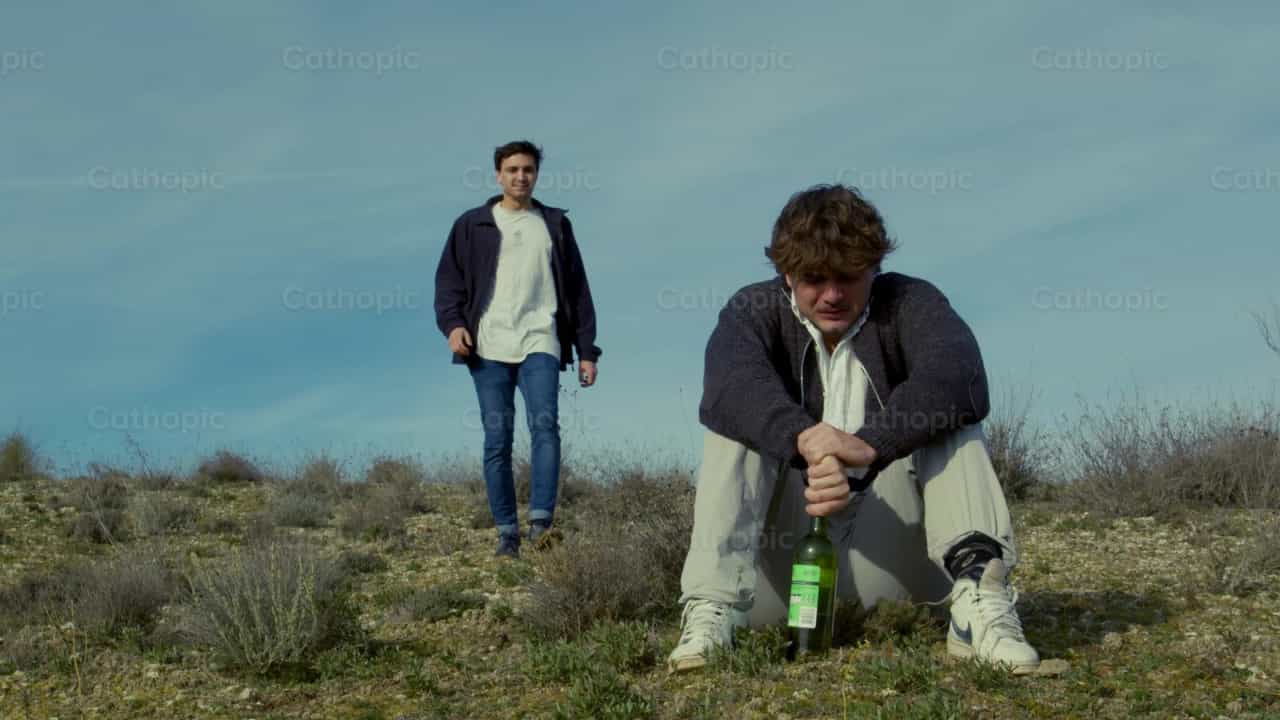 Amigo que esta en los momentos dificiles - Banco de vídeos católicos - Fotografía por Almures Studio