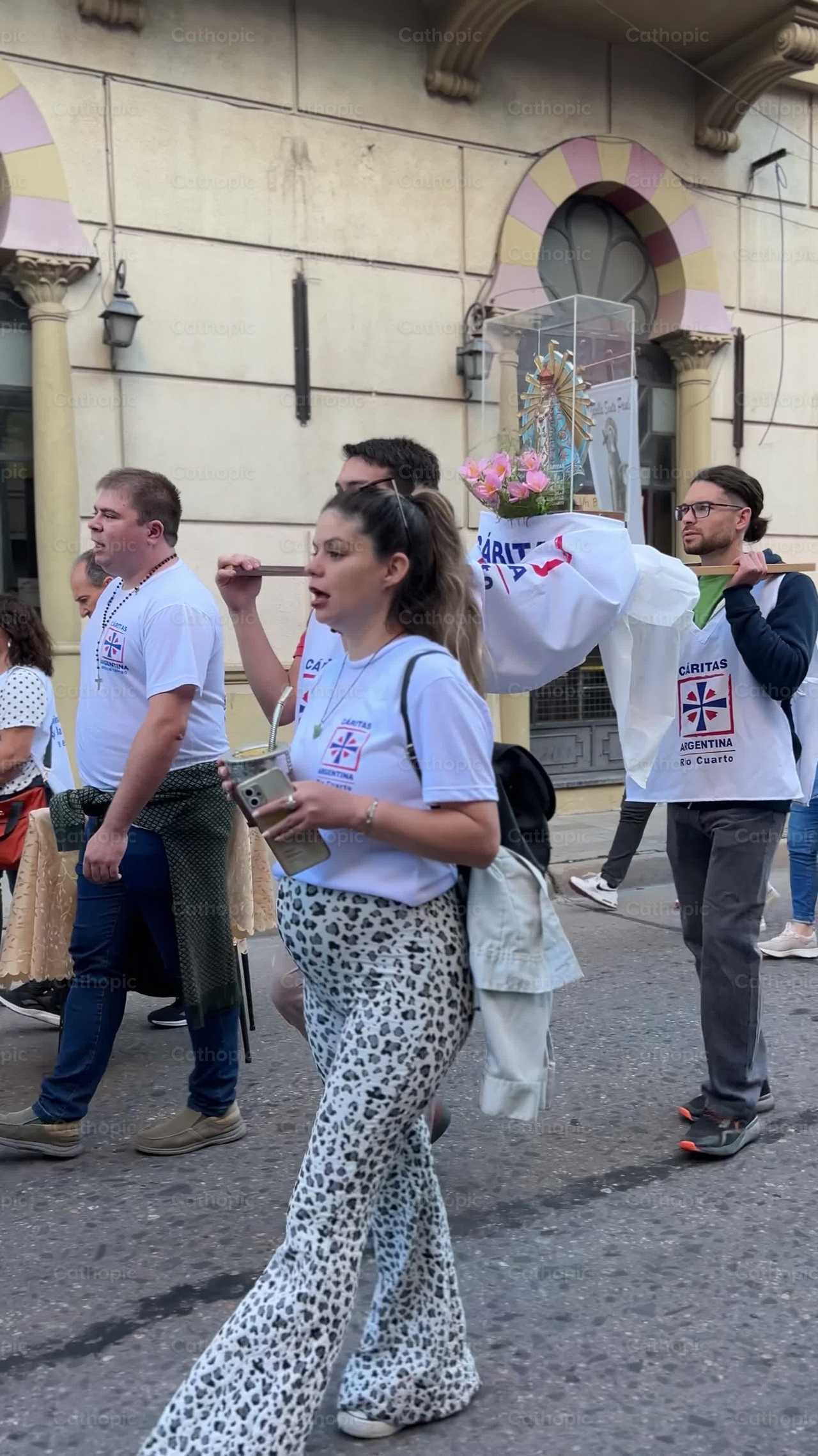 Peregrinos de la caridad - Banco de vídeos católicos