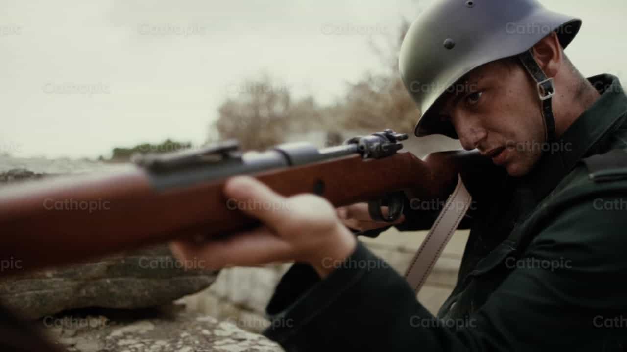 Soldado - Banco de vídeos católicos - Fotografía por Catholic Stuff