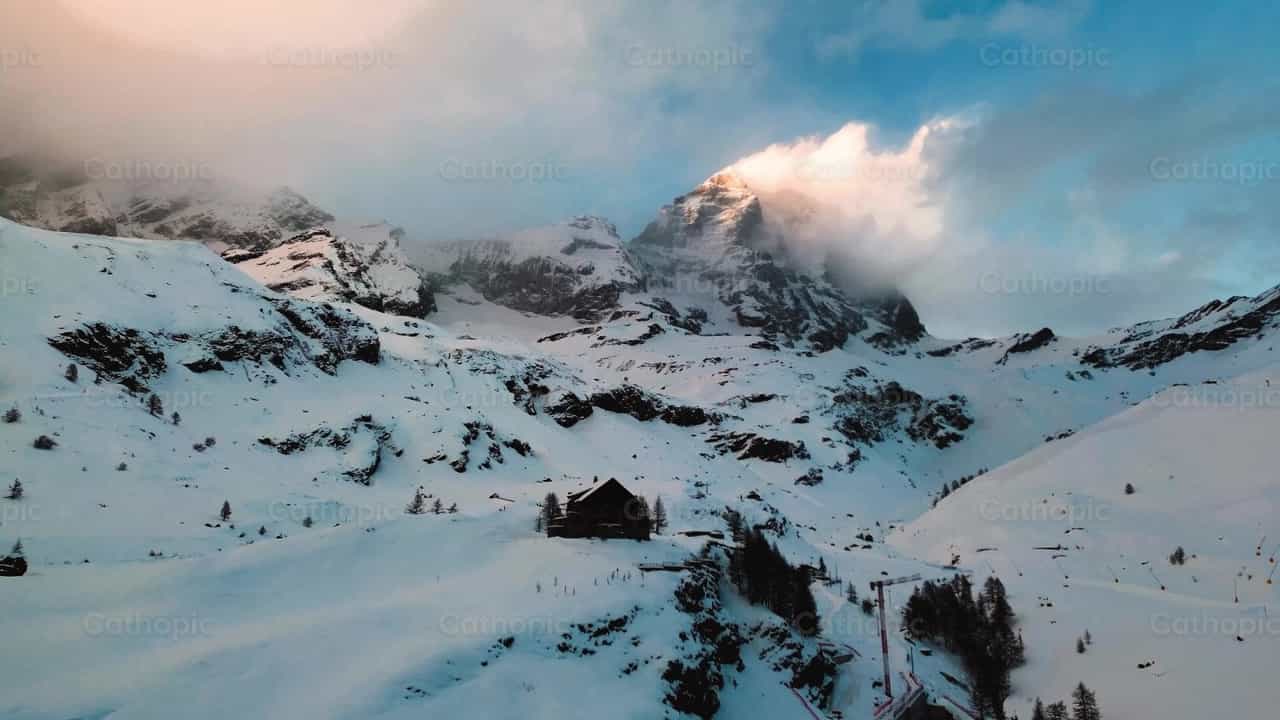 Snowy mountain - Catholic stock videos - Photo by Santiago de la Hoz