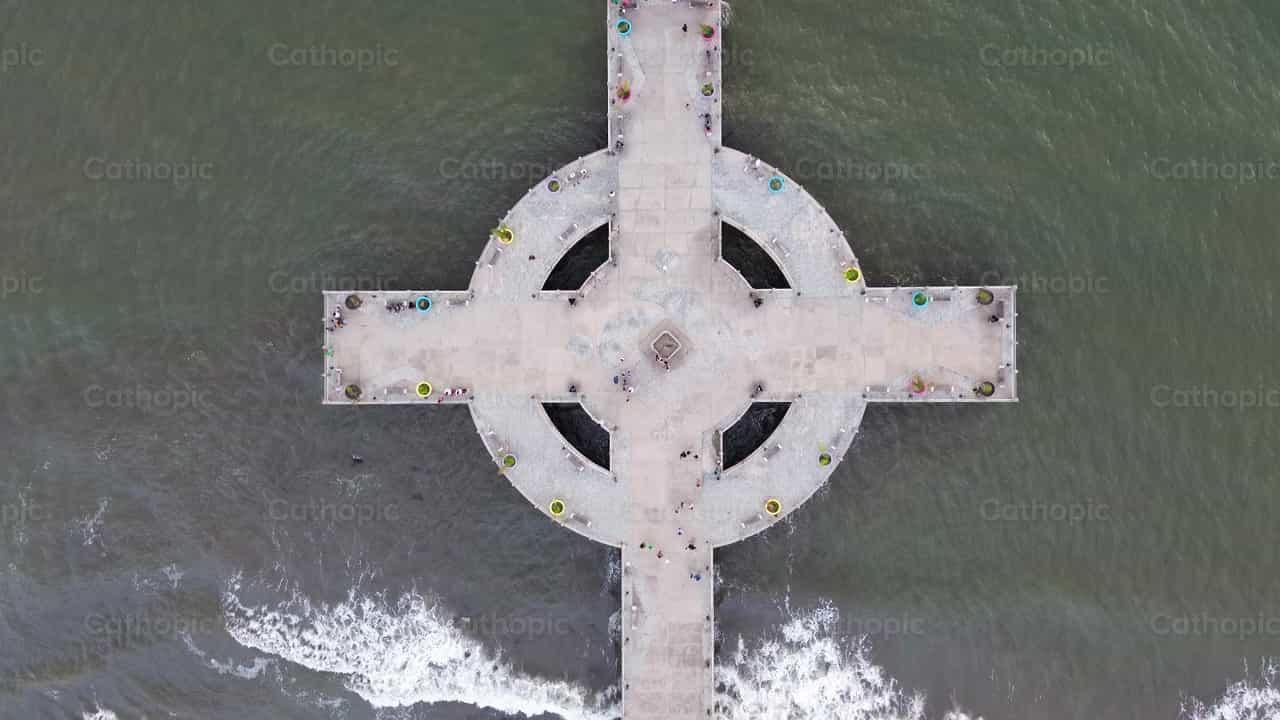 Dock - Catholic stock videos - Photo by Frames Cristianos