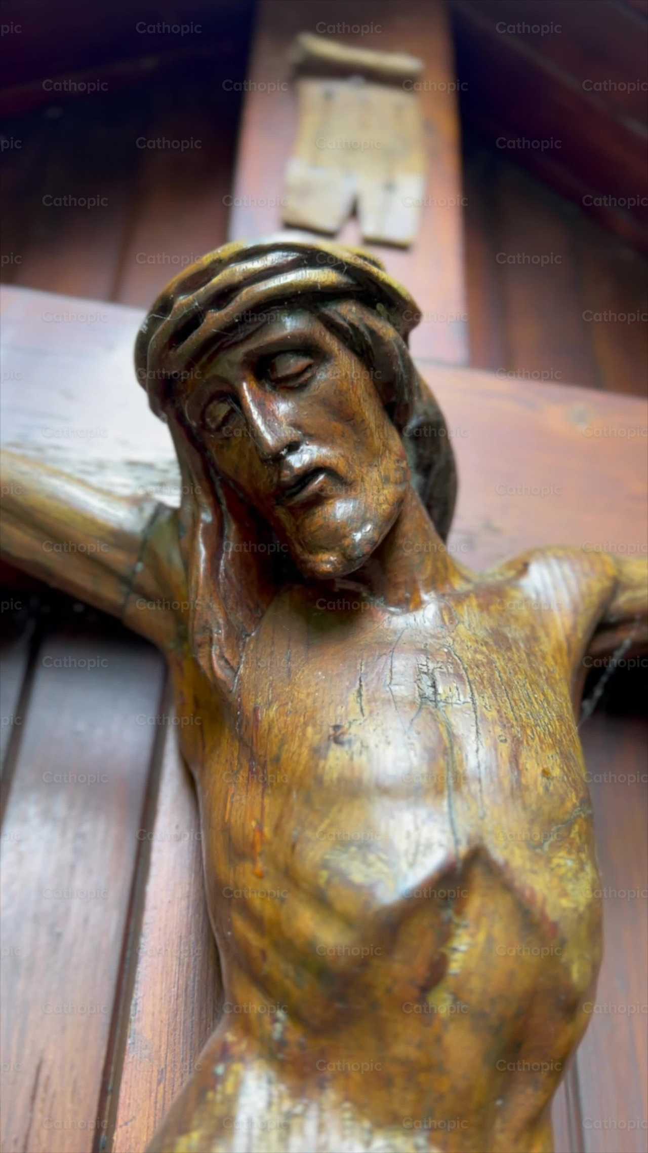 Crucifijo - Banco de vídeos católicos - Fotografía por Frames Cristianos