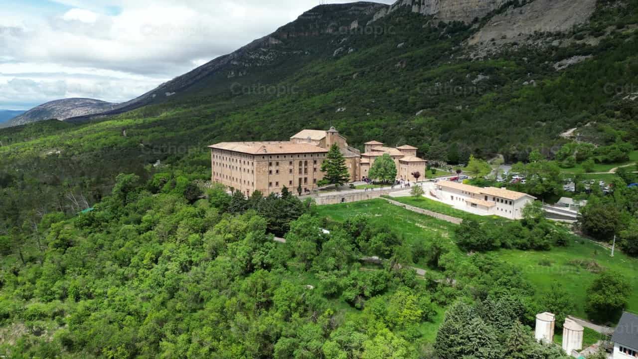 Monasterio de Leyre - Banco de vídeos católicos - Fotografía por Iván W. Jaques