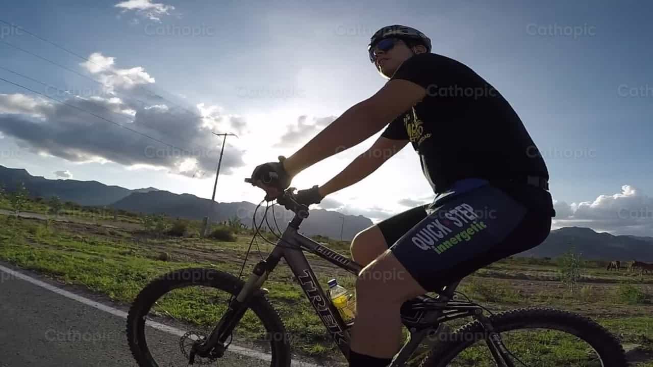 Fahrrad - Katholische Stock-Videos - Foto von Saul Ibarra