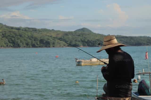 Fisherman - Catholic stock images - Photo by Frames Cristianos