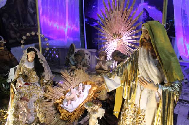 Nacimiento en la Basilica del Santisimo Rosario - Banco de imágenes católicas