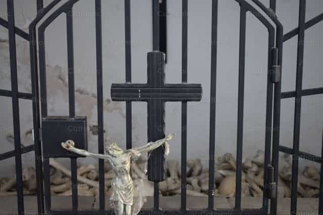 Bones - Catholic stock images - Photo by Lupe Belmonte