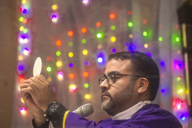 Consécration de Noël - Images catholiques de stock - Photo de Carlos Daniel