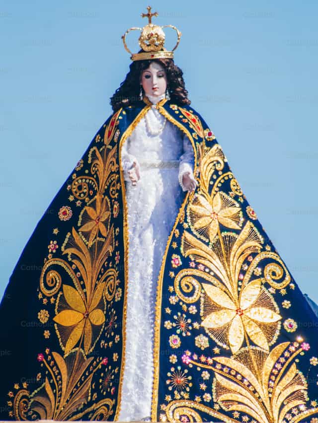 Celebrando a La Inmaculada - Banco de imágenes católicas