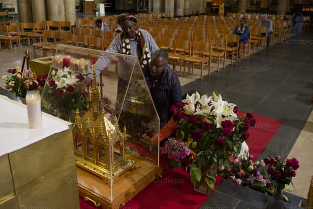 Reliquias Santa Teresa de Lisieux - Banco de imágenes católicas