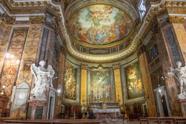 Nave central de la Basílica de Sant'Andrea delle - Banco de imágenes católicas - Fotografía por Pierluigi Palazzi
