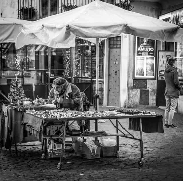 Peddler - Catholic stock images - Photo by Luis Ángel Espinosa, LC
