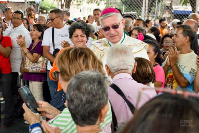 Obispo de Maracay - Banco de imágenes católicas