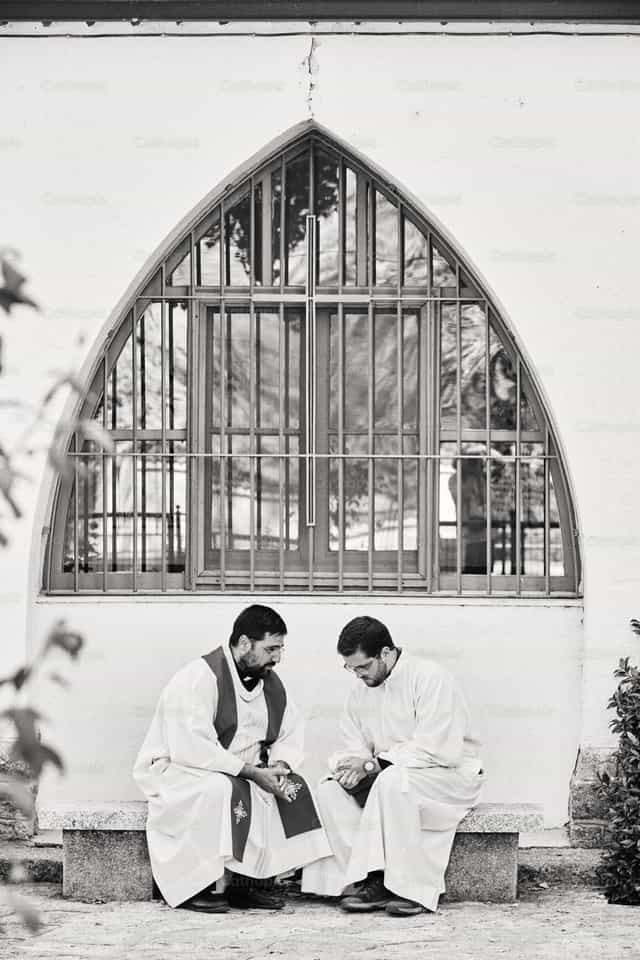Confesión - Banco de imágenes católicas - Fotografía por Sergi Canal
