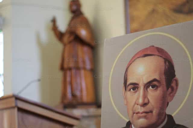 Um apóstolo brilhante - Imagens católicas de stock