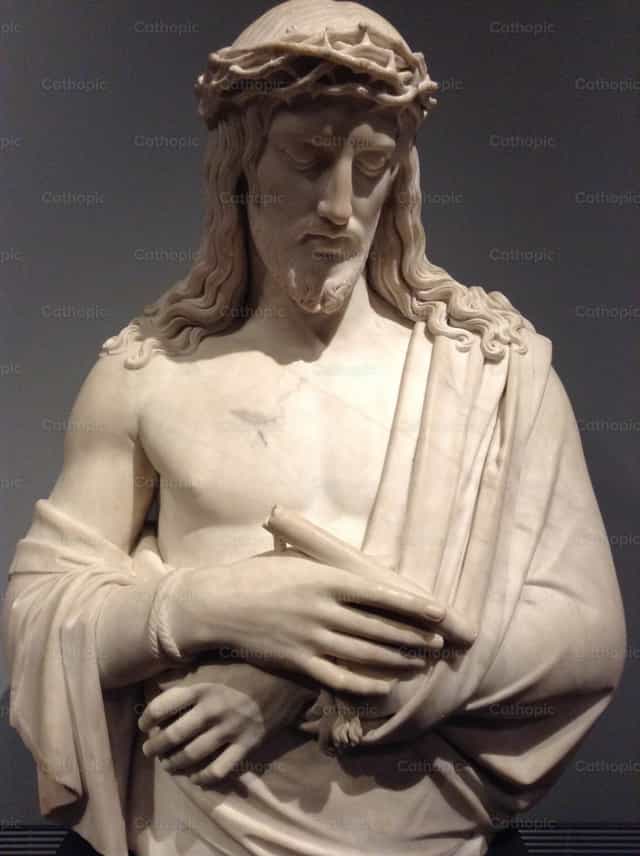 Sculpture de Jésus avant la crucifixion - Images catholiques de stock