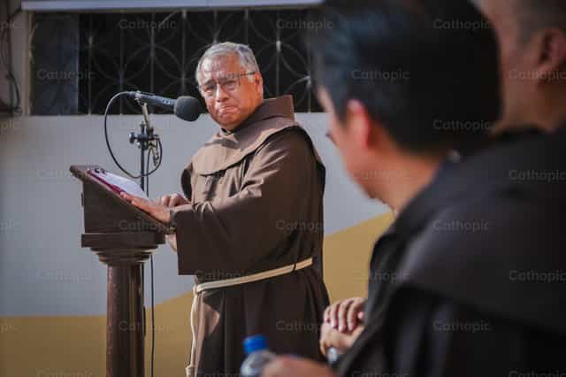 Fraile Franciscano - Banco de imágenes católicas - Fotografía por Gabriel Manjarres
